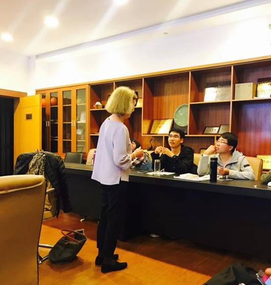 挪威奥斯陆大学著名教授Bente Christensen驻外国语多米体育网
讲学 1.jpg